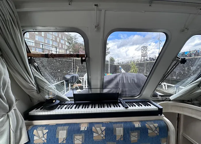 Luxury Houseboat